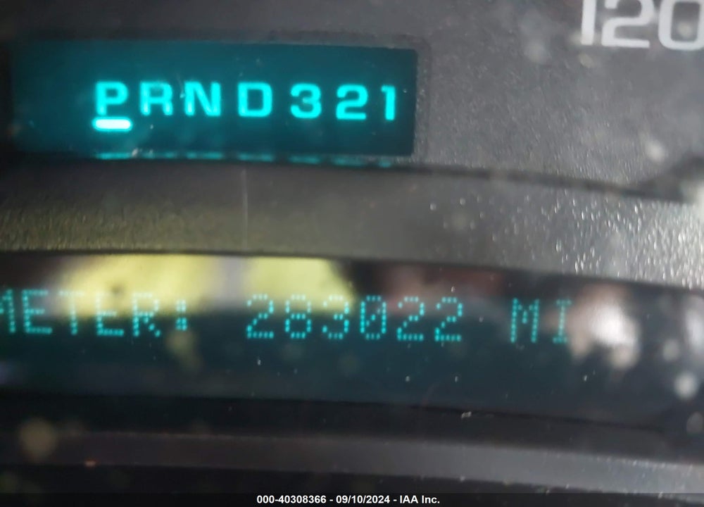 2003 CHEVROLET TAHOE LS VIN: 1GNEK13T73J105197