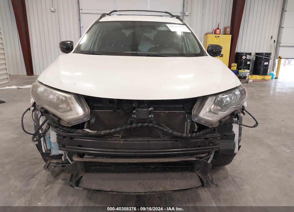 2018 NISSAN ROGUE SV VIN: 5N1AT2MV1JC760205