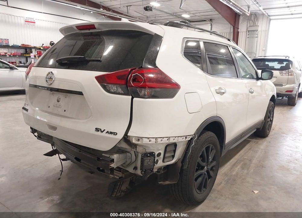 2018 NISSAN ROGUE SV VIN: 5N1AT2MV1JC760205