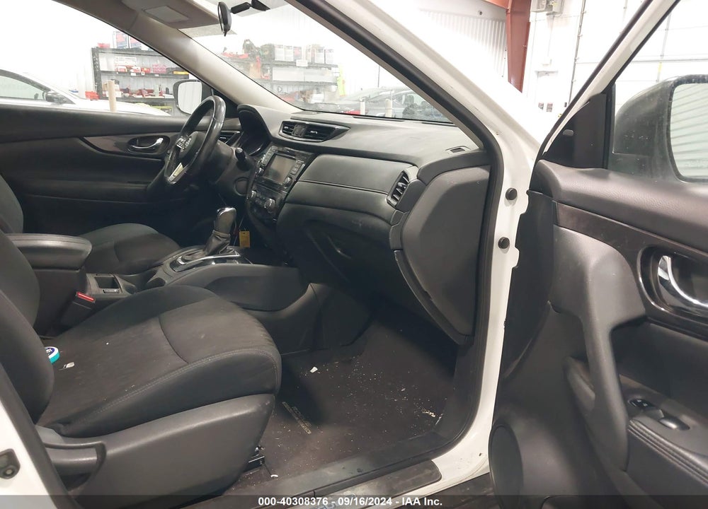 2018 NISSAN ROGUE SV VIN: 5N1AT2MV1JC760205