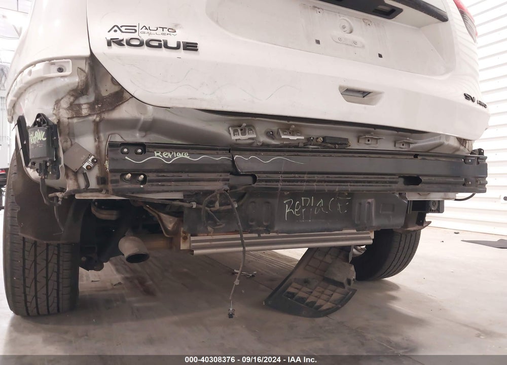 2018 NISSAN ROGUE SV VIN: 5N1AT2MV1JC760205