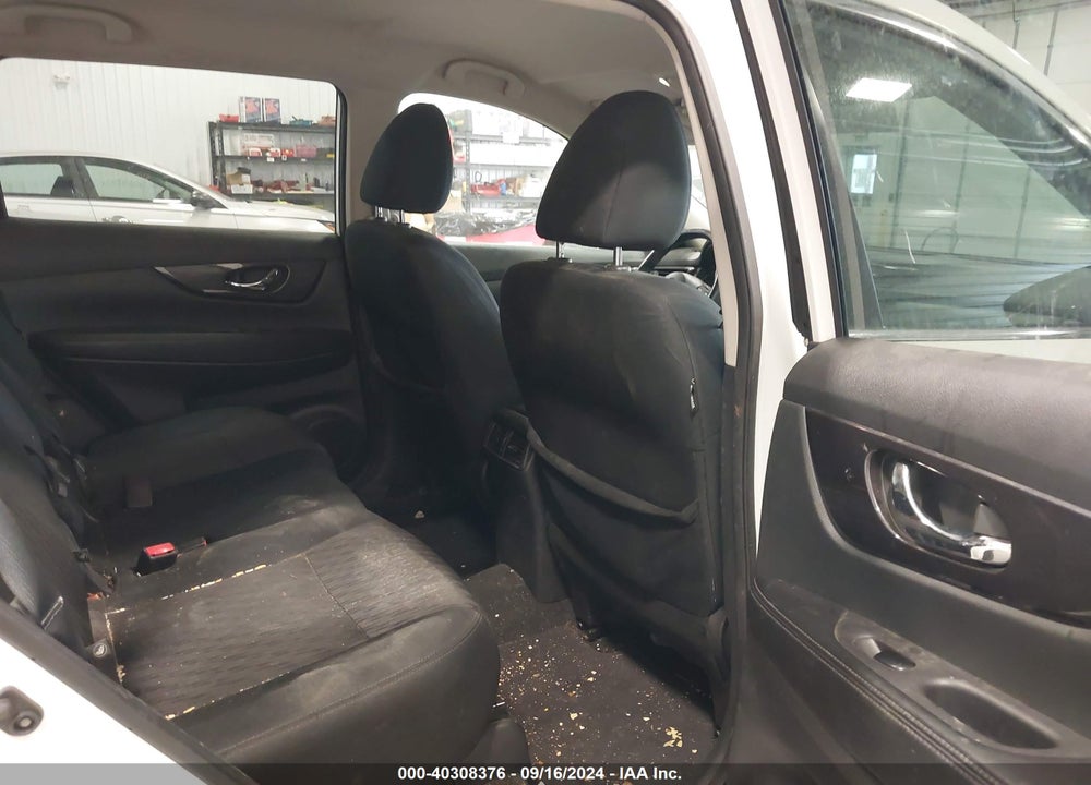2018 NISSAN ROGUE SV VIN: 5N1AT2MV1JC760205