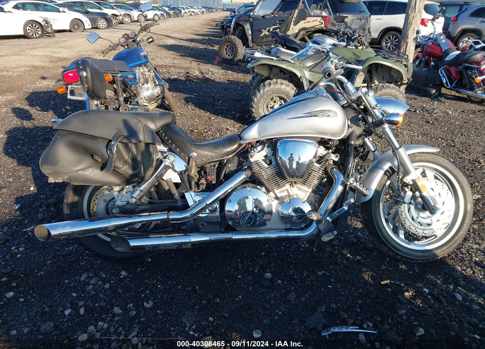 2008 HONDA VTX1300 C VIN: 1HFSC55048A400645