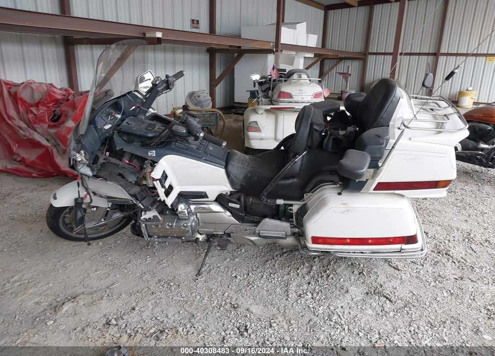 1994 HONDA GL1500 SE VIN: 1HFSC2232RA601376