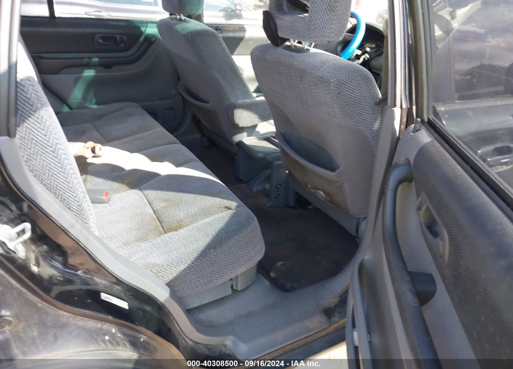 1998 HONDA CR-V EX VIN: JHLRD186XWC067452