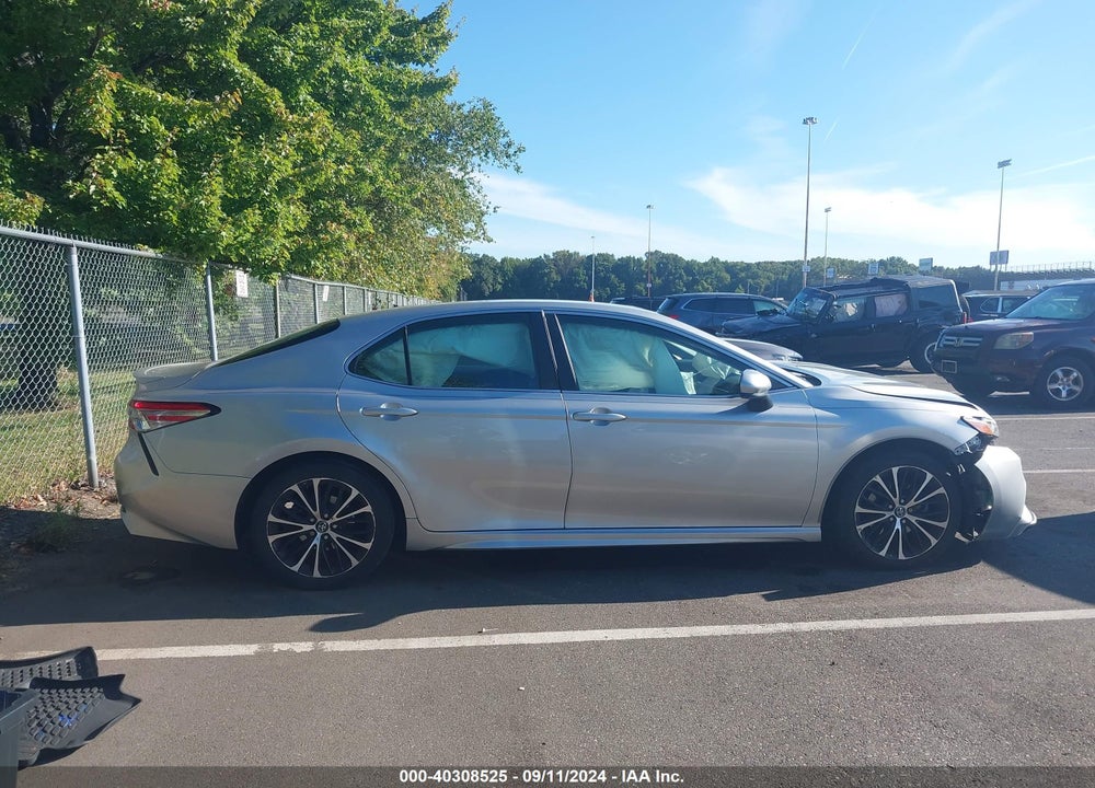 2018 TOYOTA CAMRY VIN: 4T1B11HK0JU527348