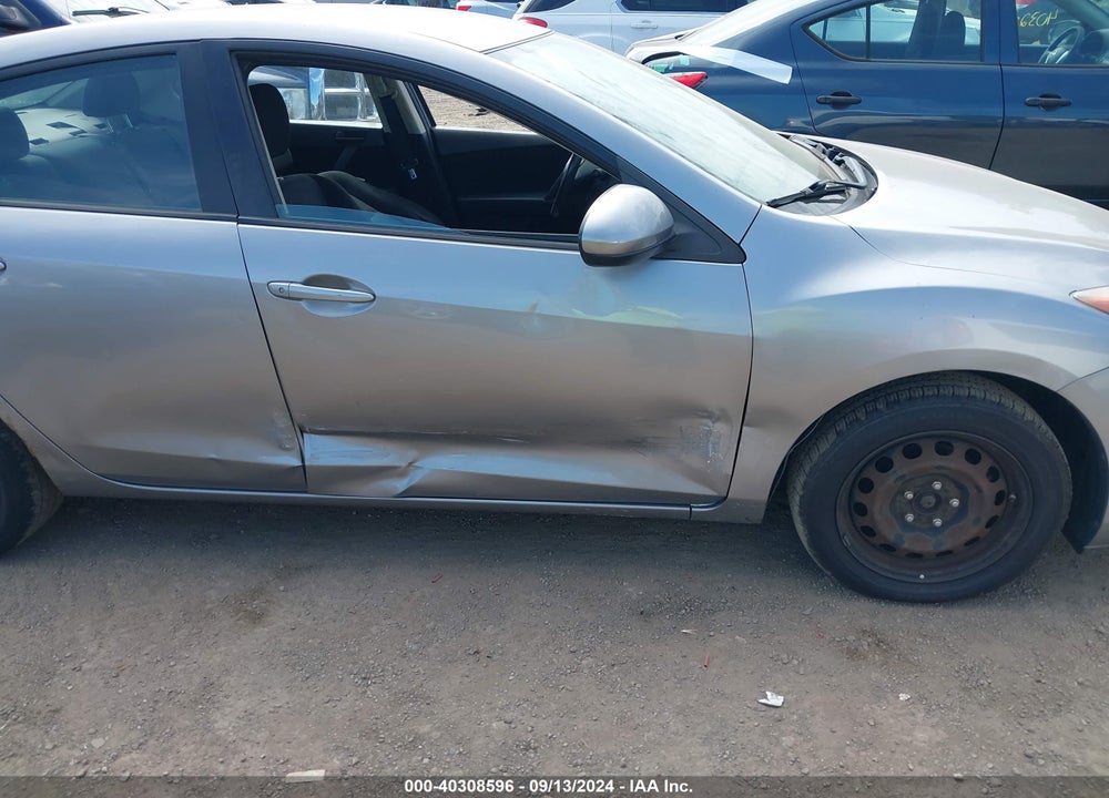2011 MAZDA 3 I SPORT VIN: JM1BL1UF9B1411768