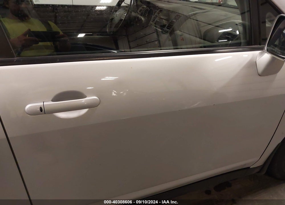 2008 NISSAN VERSA 1.8SL VIN: 3N1BC13E48L368938