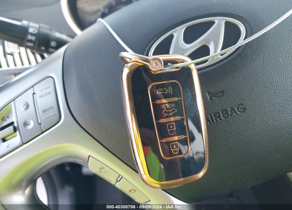 2013 HYUNDAI TUCSON LIMITED VIN: KM8JU3AC4DU548452