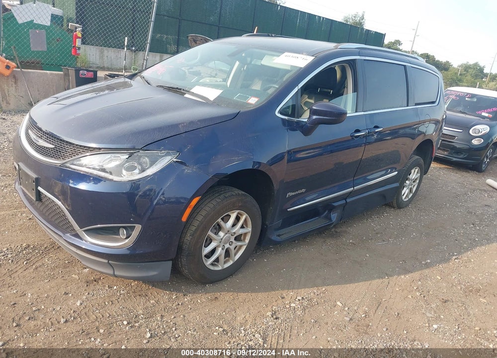 2020 CHRYSLER PACIFICA TOURING L VIN: 2C4RC1BG0LR232557