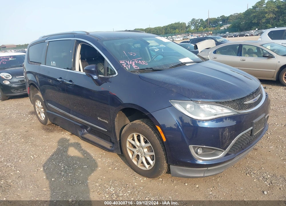 2020 CHRYSLER PACIFICA TOURING L VIN: 2C4RC1BG0LR232557