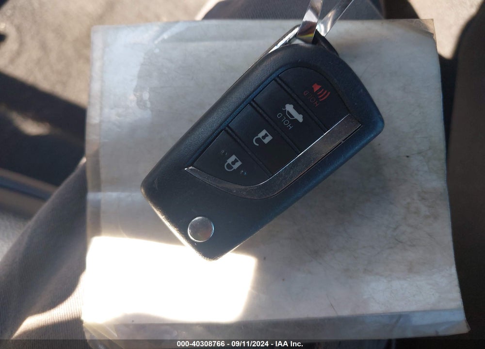 2019 TOYOTA CAMRY SE VIN: 4T1B11HK2KU260523