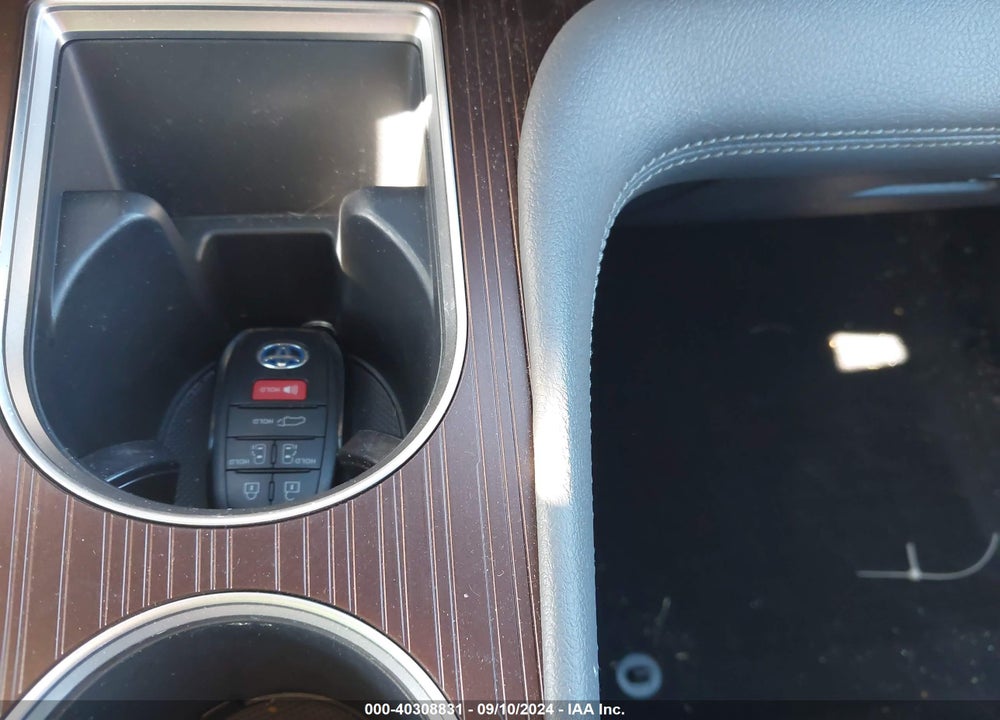 2022 TOYOTA SIENNA XLE VIN: 5TDJSKFC2NS058143