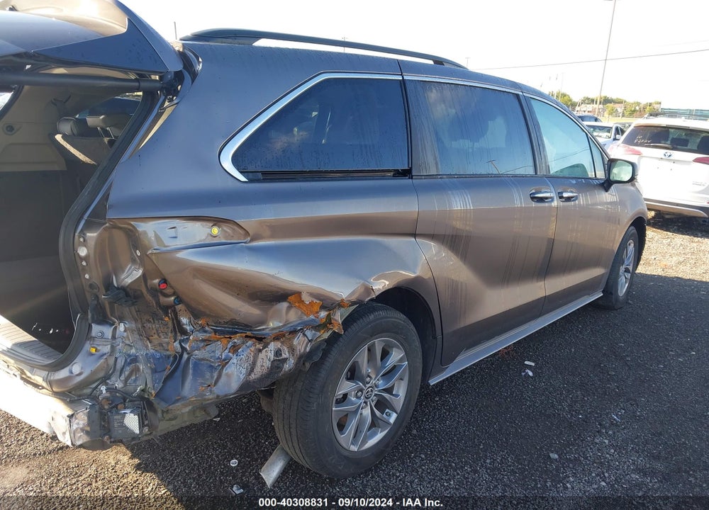 2022 TOYOTA SIENNA XLE VIN: 5TDJSKFC2NS058143