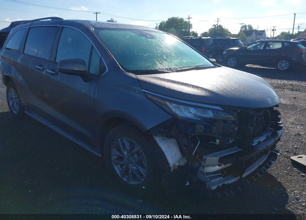 2022 TOYOTA SIENNA XLE VIN: 5TDJSKFC2NS058143
