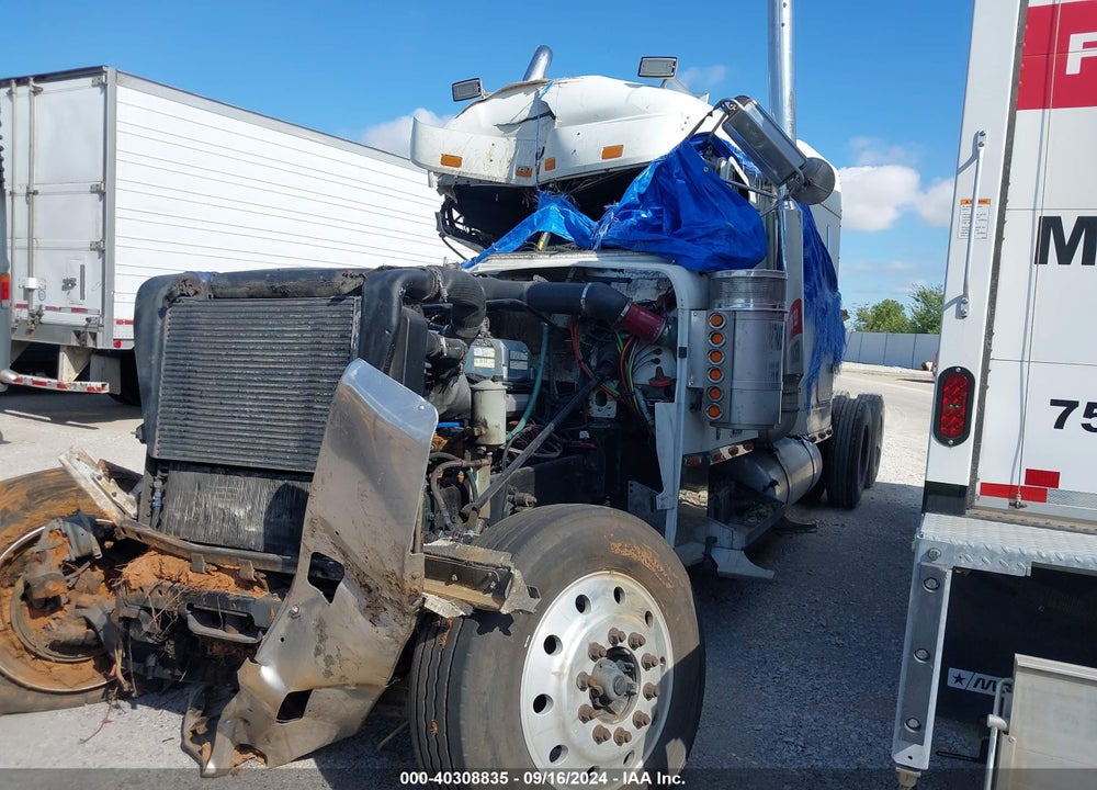 2000 FREIGHTLINER FLD FLD120 VIN: 1FUPCSZB8YPF05255
