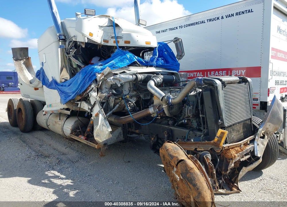 2000 FREIGHTLINER FLD FLD120 VIN: 1FUPCSZB8YPF05255