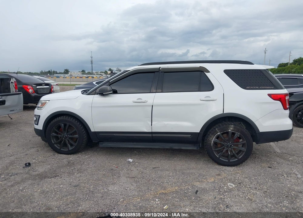 2017 FORD EXPLORER XLT VIN: 1FM5K7D83HGC18201