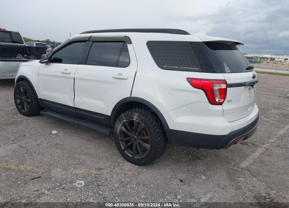 2017 FORD EXPLORER XLT VIN: 1FM5K7D83HGC18201