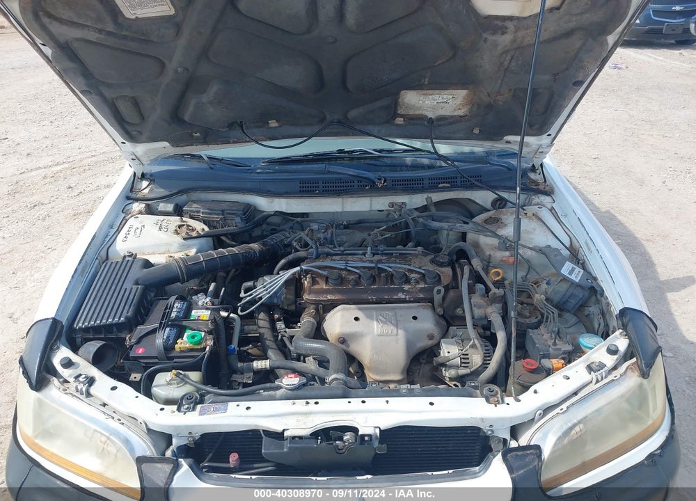 1998 HONDA ACCORD EX VIN: 1HGCG5657WA267956
