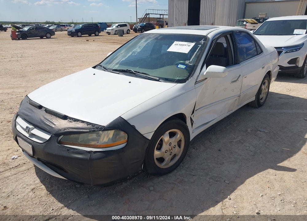1998 HONDA ACCORD EX VIN: 1HGCG5657WA267956
