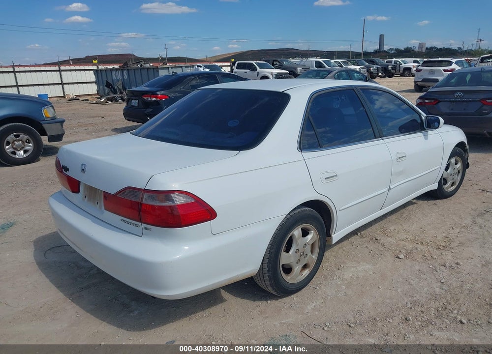 1998 HONDA ACCORD EX VIN: 1HGCG5657WA267956