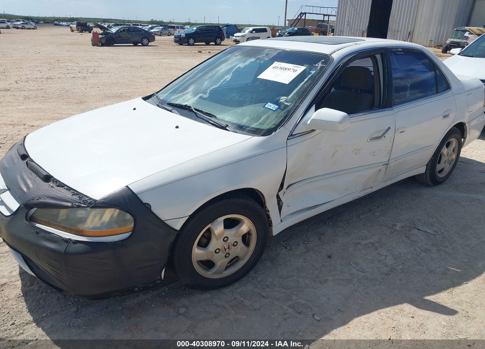 1998 HONDA ACCORD EX VIN: 1HGCG5657WA267956