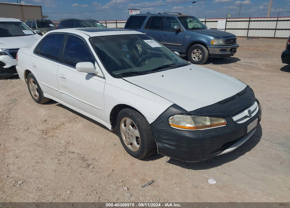1998 HONDA ACCORD EX VIN: 1HGCG5657WA267956