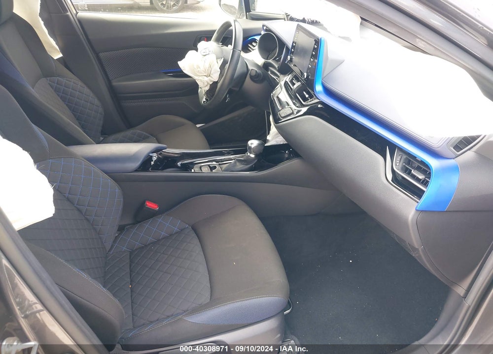 2021 TOYOTA C-HR XLE VIN: JTNKHMBX8M1105156