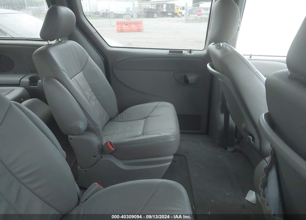 2002 CHRYSLER TOWN & COUNTRY LXI VIN: 2C8GP54L42R748821