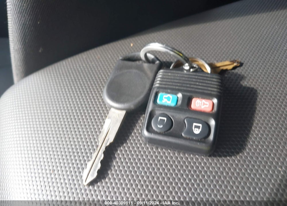 2010 FORD ESCAPE VIN: 1FMCU9DG2AKB43644