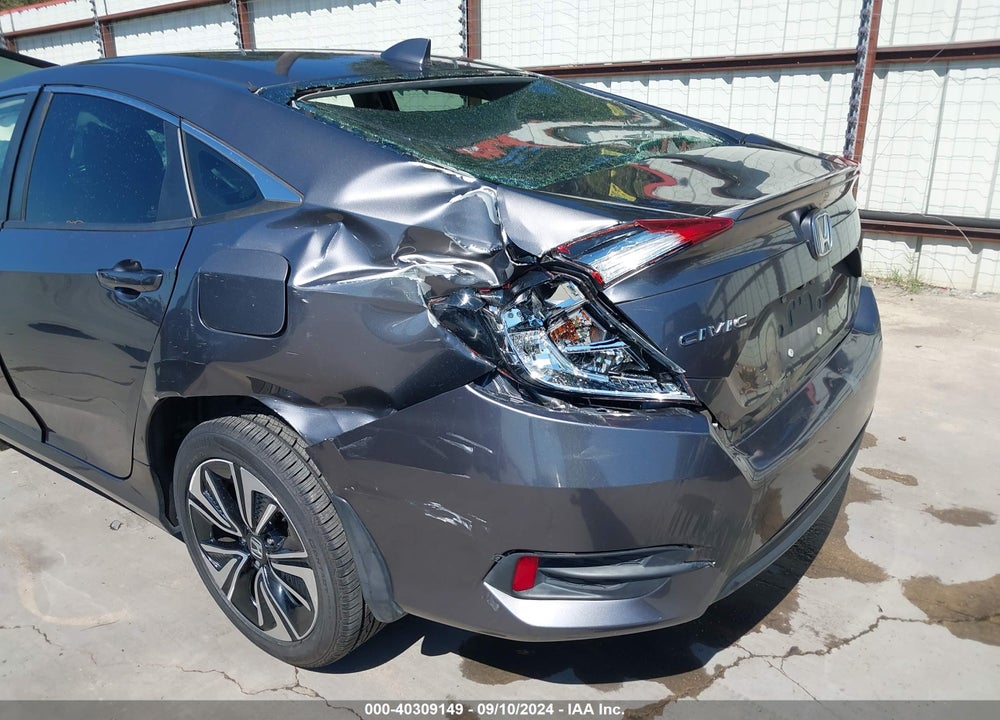 2018 HONDA CIVIC EX-L VIN: JHMFC1F77JX036853
