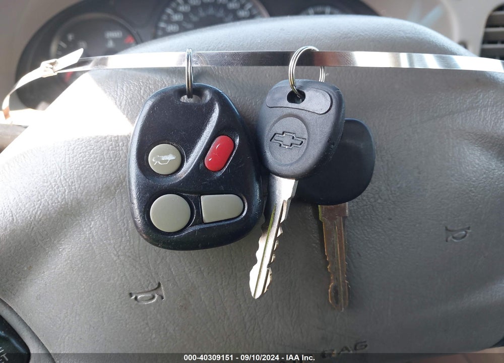 2001 CHEVROLET IMPALA LS VIN: 2G1WH55K019192093