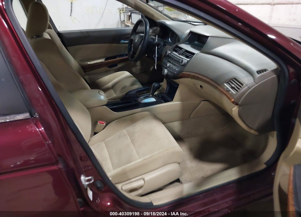 2010 HONDA ACCORD 2.4 EX VIN: 1HGCP2F71AA190672