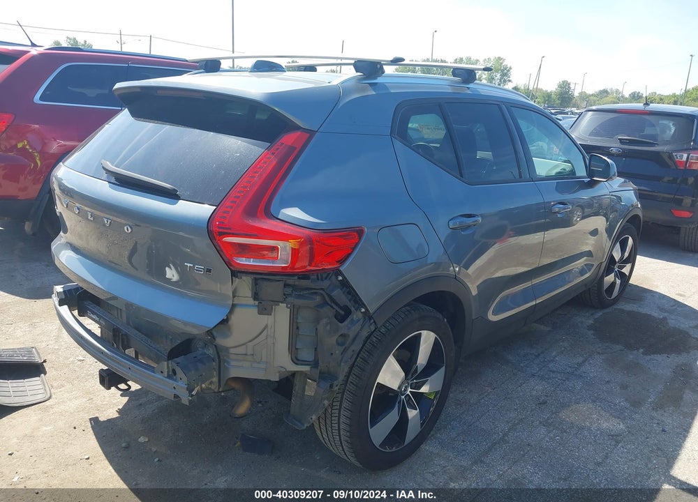 2019 VOLVO XC40 T5 MOMENTUM VIN: YV4162UK0K2119584