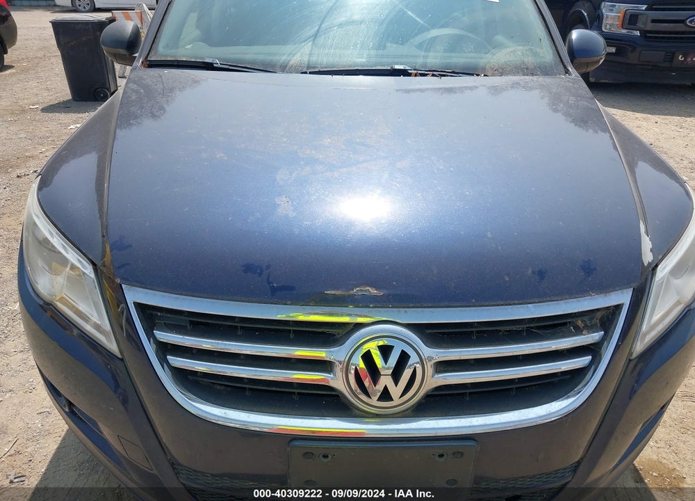 2011 VOLKSWAGEN TIGUAN SE VIN: WVGBV7AX7BW526460