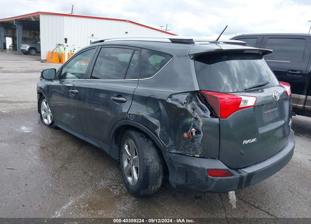 2015 TOYOTA RAV4 XLE VIN: JTMWFREV1FD070450