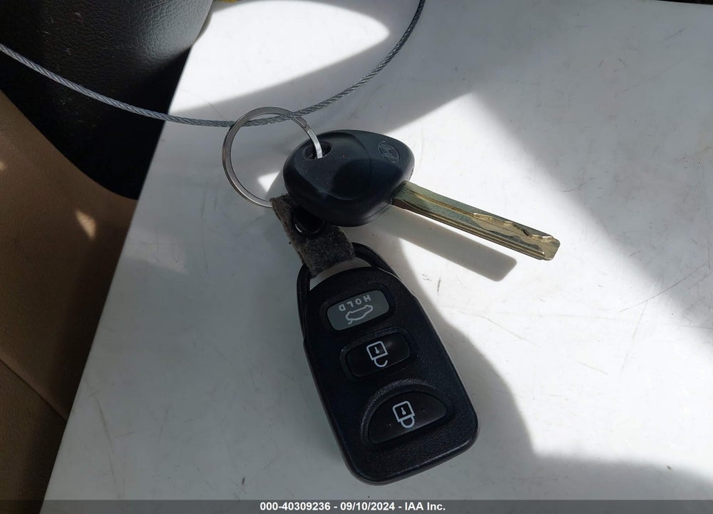 2013 HYUNDAI SONATA GLS VIN: 5NPEB4AC0DH570668