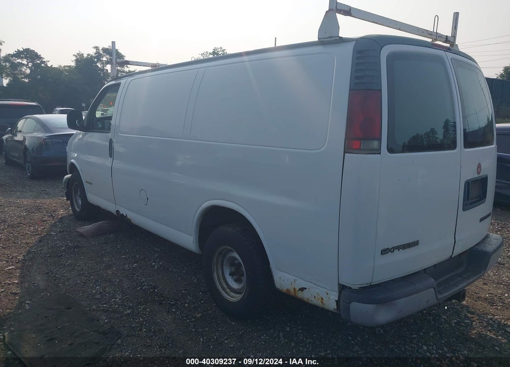 2002 CHEVROLET EXPRESS VIN: 1GCFG15W121109752