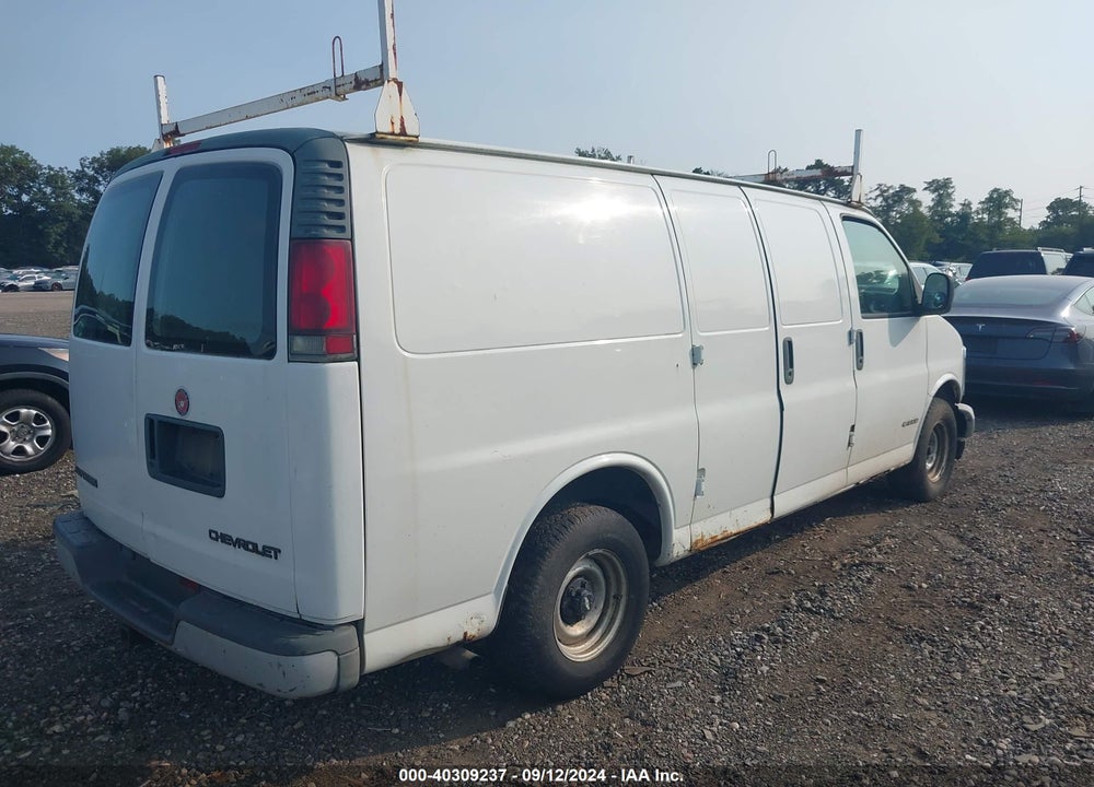 2002 CHEVROLET EXPRESS VIN: 1GCFG15W121109752