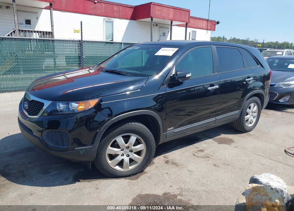 2011 KIA SORENTO LX VIN: 5XYKTCA12BG090189