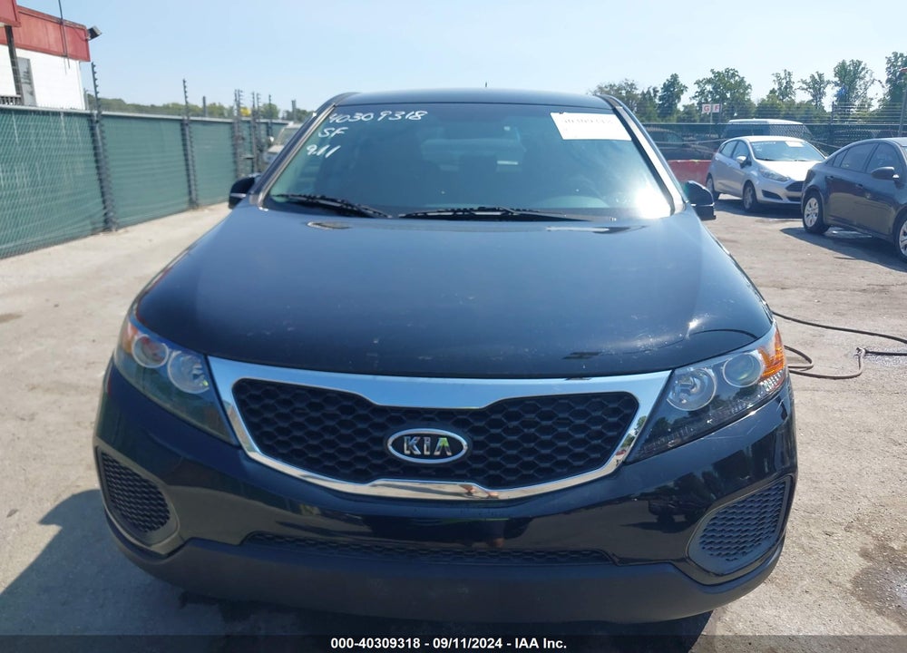 2011 KIA SORENTO LX VIN: 5XYKTCA12BG090189