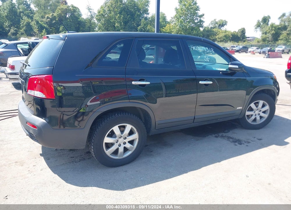 2011 KIA SORENTO LX VIN: 5XYKTCA12BG090189