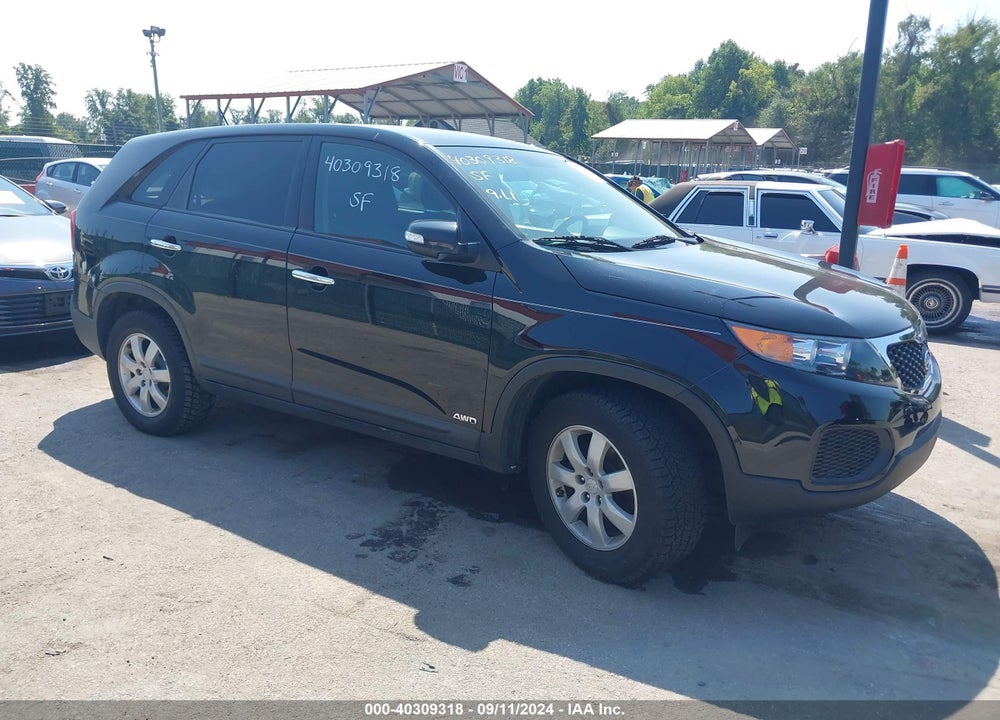 2011 KIA SORENTO LX VIN: 5XYKTCA12BG090189