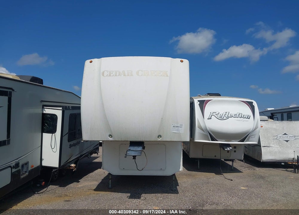 2010 CEDAR CREEK REFLECTION VIN: 4X4FCRM26AS203220