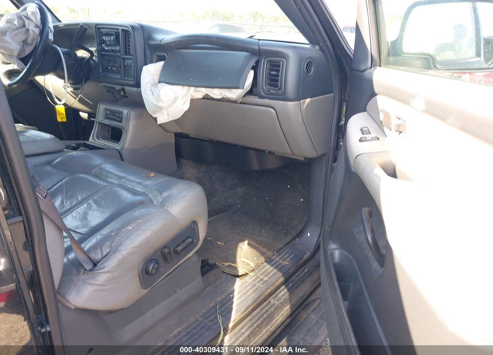 2000 CHEVROLET TAHOE ALL NEW LT VIN: 1GNEK13T4YJ194377