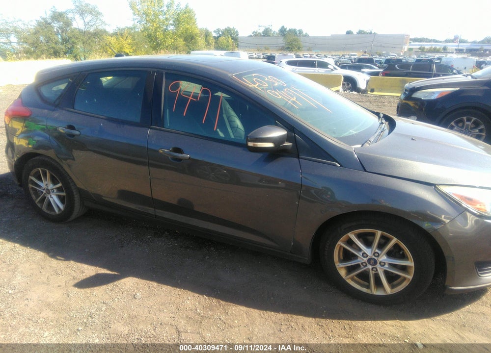 2016 FORD FOCUS SE VIN: 1FADP3K24GL364336