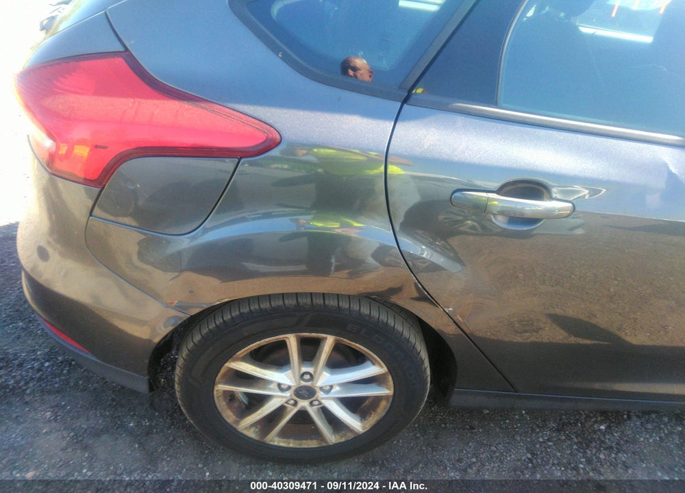 2016 FORD FOCUS SE VIN: 1FADP3K24GL364336