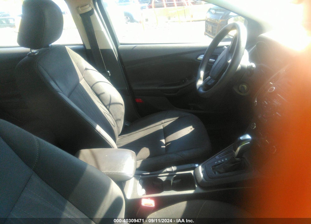 2016 FORD FOCUS SE VIN: 1FADP3K24GL364336