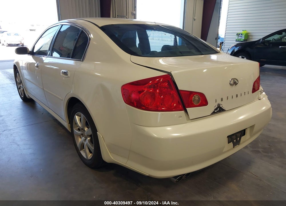2005 INFINITI G35X VIN: JNKCV51F25M305531